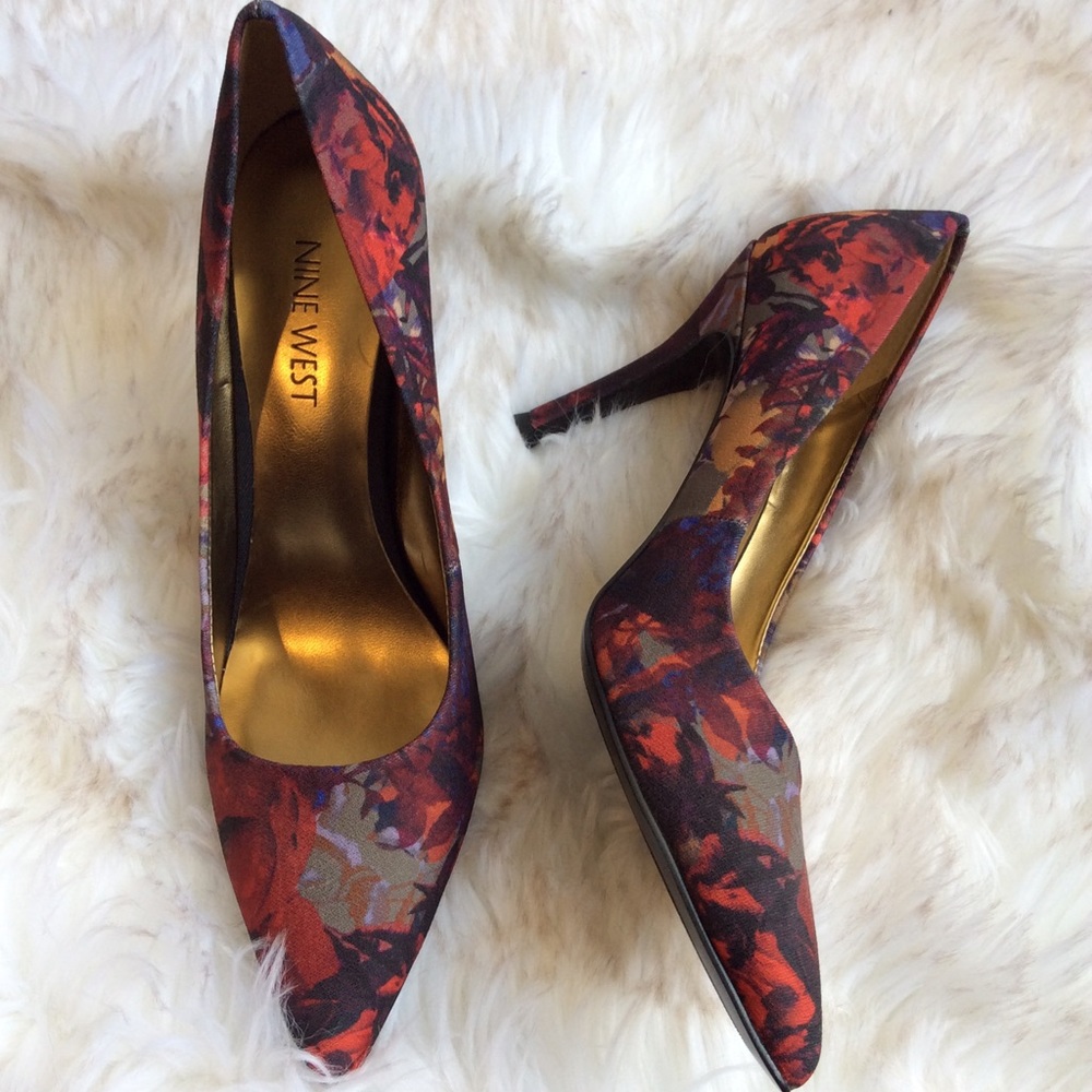 Floral Heels - Picture 2 of 6